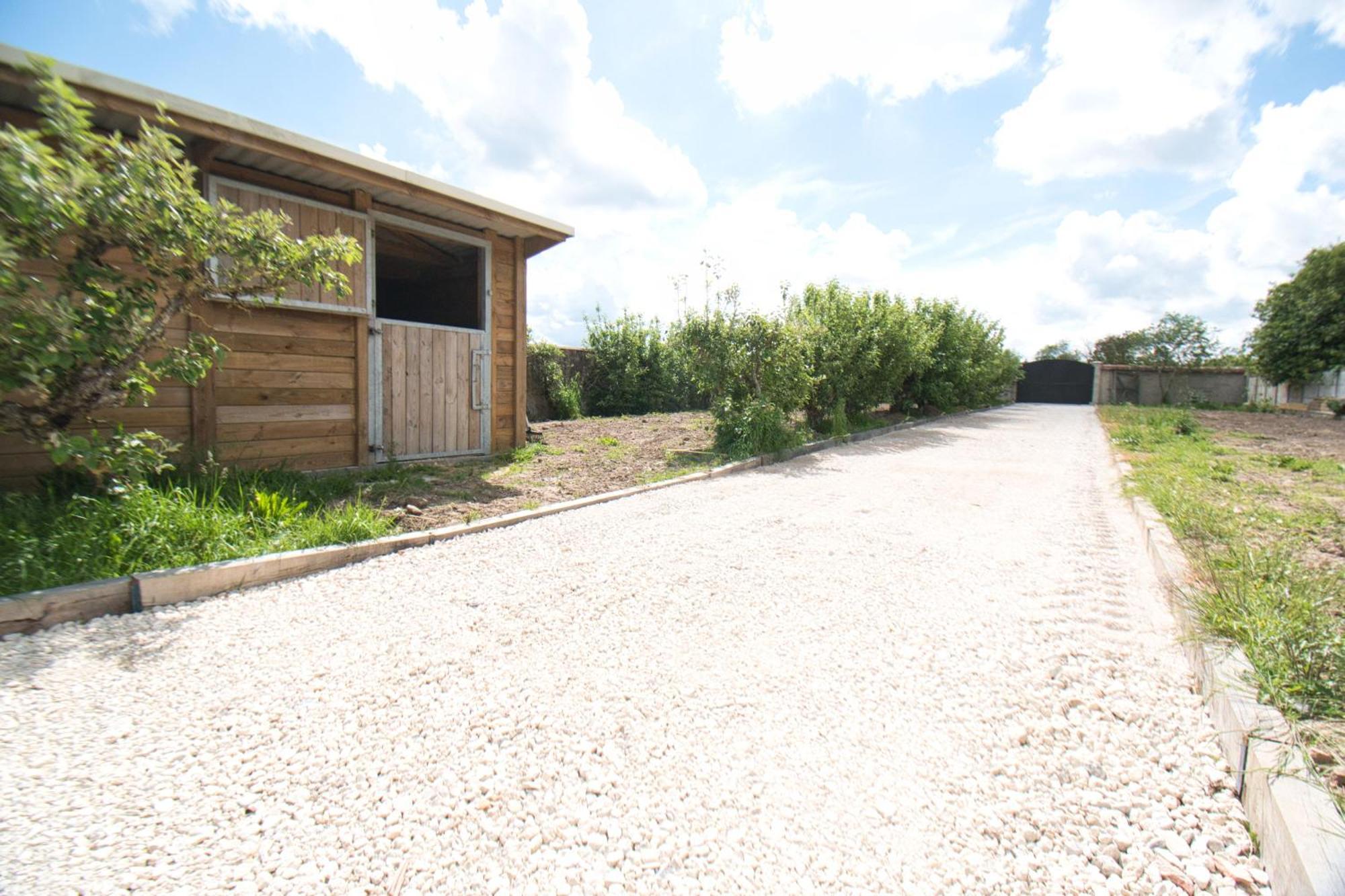 Le Relais Des Caleches - La Chaleureuse Bed and Breakfast Bu (Eure-et-Loir) Exterior foto